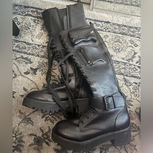Combat boots